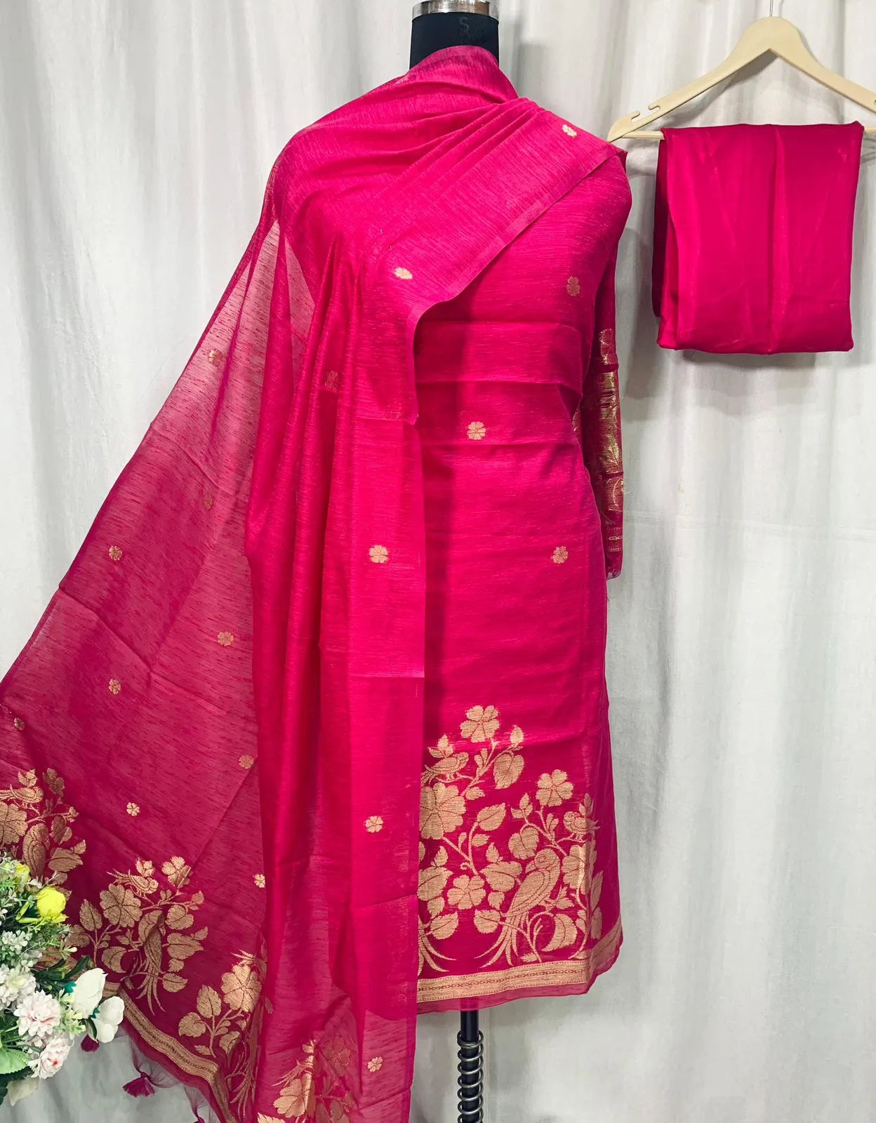 Premium Linen Silk Unstitched Dress Material Set - Pink