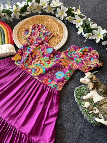 Viscose Natural Crepe Position Printed Gown - Purple
